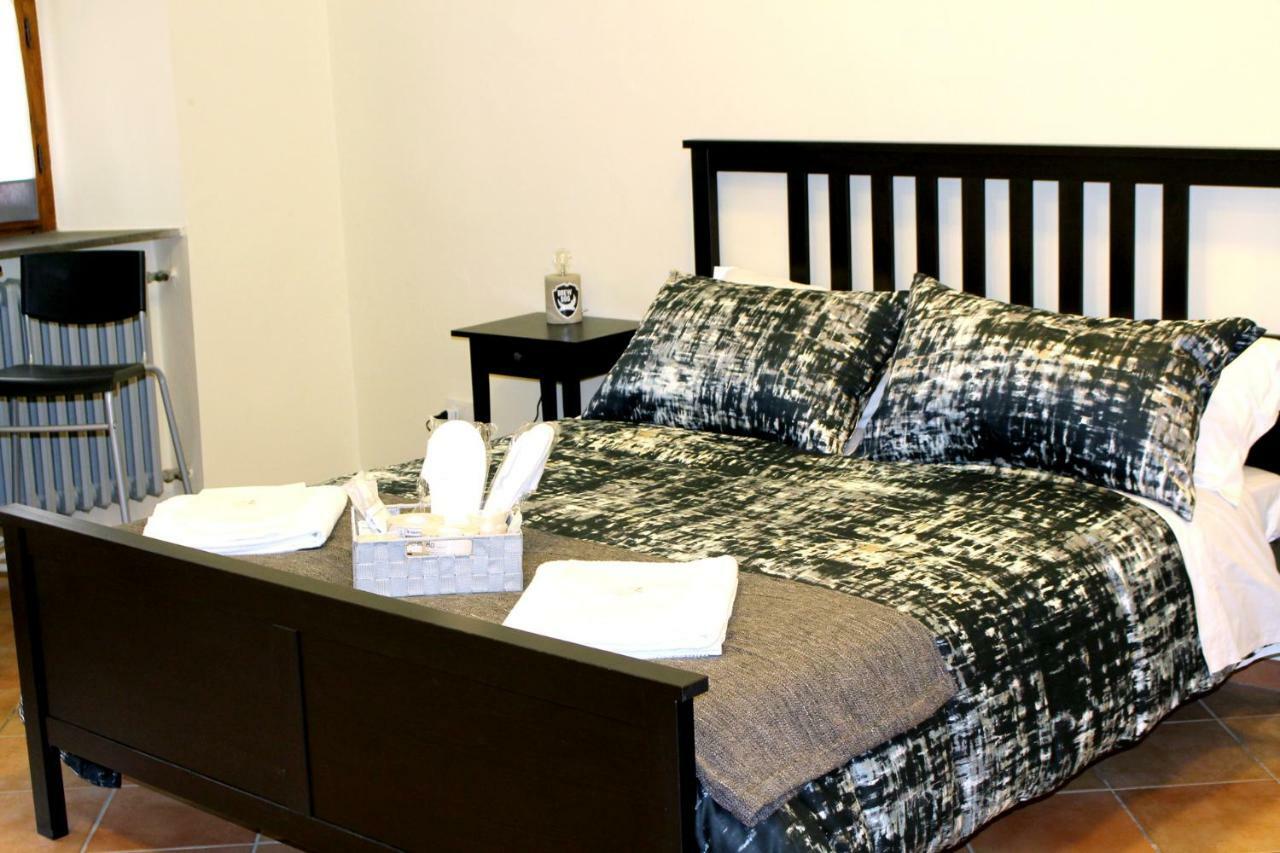 La Sosta Navarra Bed & Beer Губио Екстериор снимка